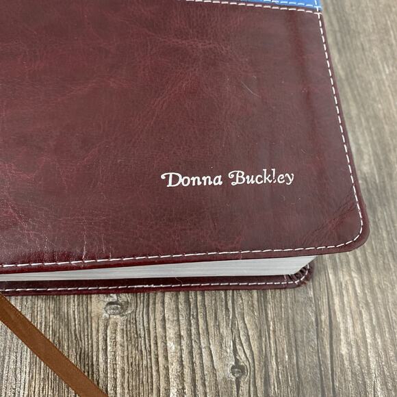 NIV, The Woman's Study - Imitation Leather, by Thomas Nelson; Patterson - Good - Picture 2 of 11